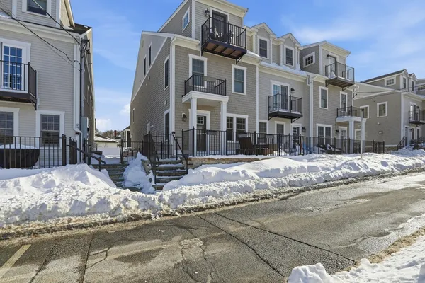 $583,000 | 25 Howland Street, Unit 2, Plymouth, MA 02360
