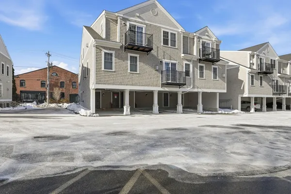 $583,000 | 25 Howland Street, Unit 2, Plymouth, MA 02360