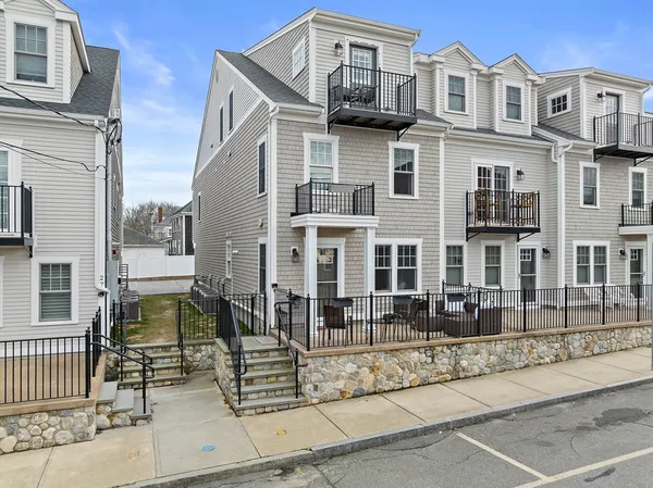 $583,000 | 25 Howland Street, Unit 2, Plymouth, MA 02360
