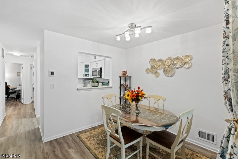 48 Morgan Court Bedminster, NJ 07921 - Photo 4 of 22