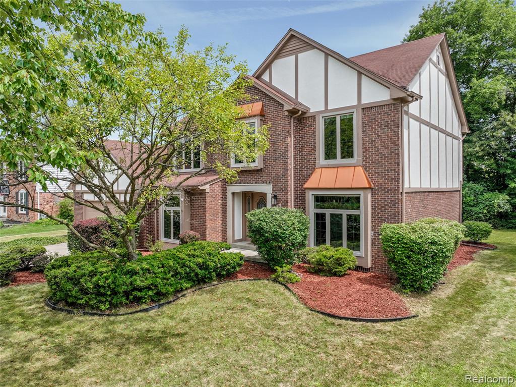 360 Fordcroft Drive Rochester Hills, MI 48309 - Photo 2 of 32