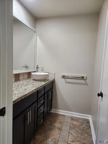 $1,800 | 5626 Moorstone Drive, Baton Rouge, LA 70820