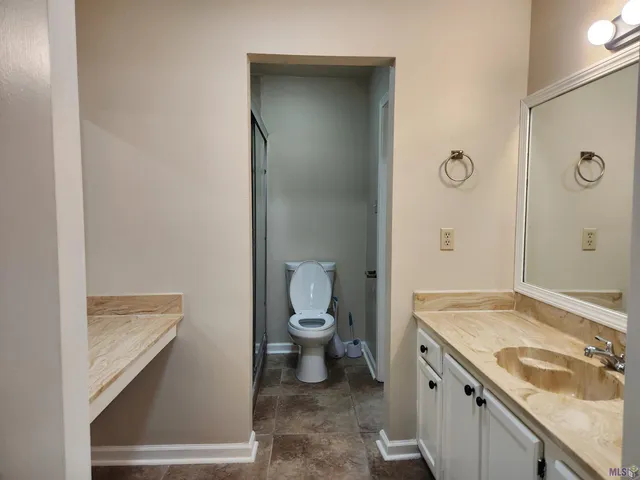 $1,800 | 5626 Moorstone Drive, Baton Rouge, LA 70820