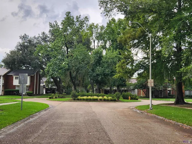 $1,800 | 5626 Moorstone Drive, Baton Rouge, LA 70820