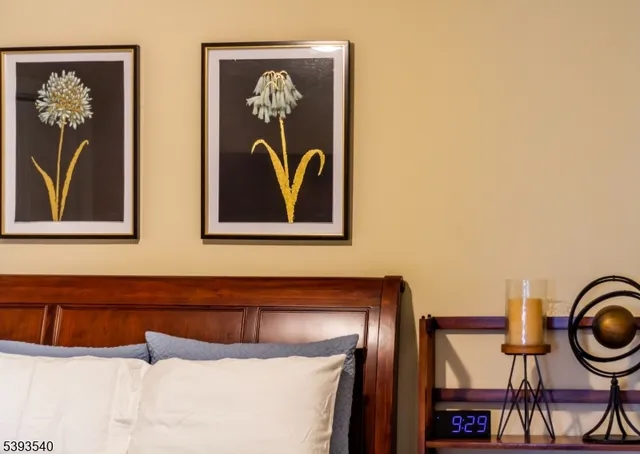 a view of front door with entryway