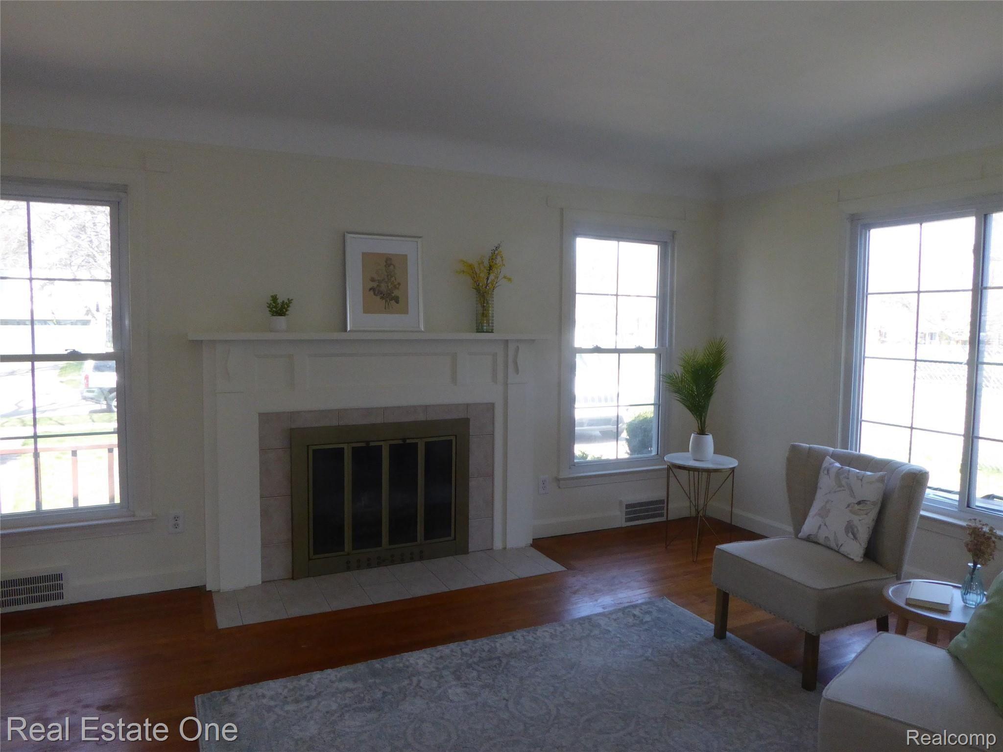 403 West Webster Road Royal Oak, MI 48073 - Photo 3 of 20 P1000946.JPG