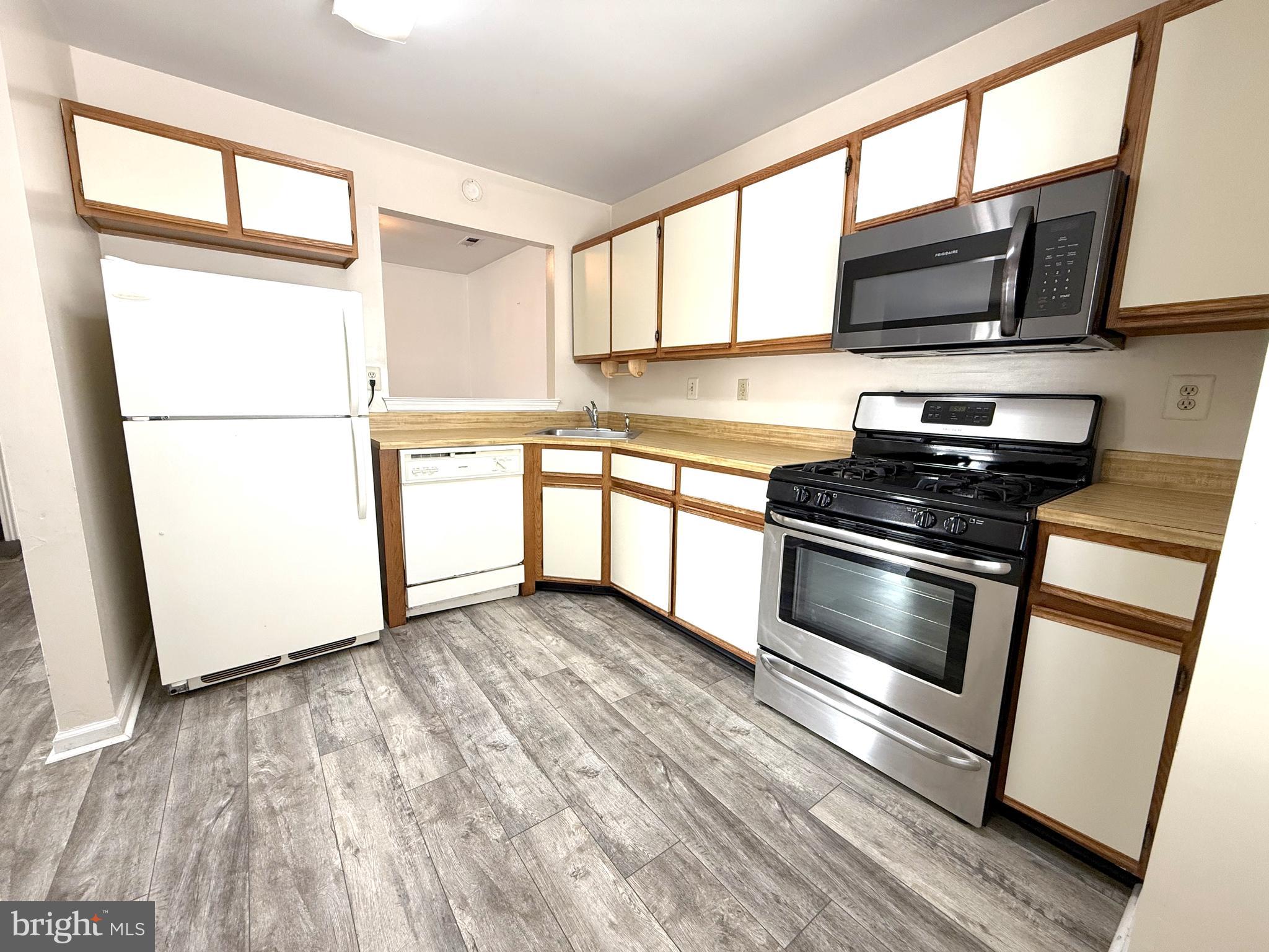 607 Covington Court Sewell, NJ 08080 - Photo 2 of 11