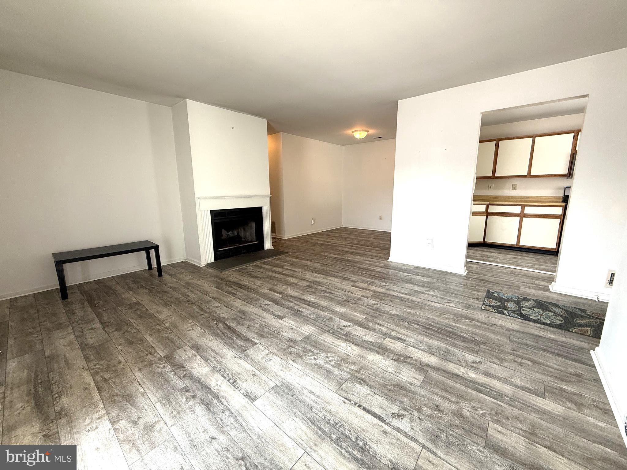 607 Covington Court Sewell, NJ 08080 - Photo 4 of 11