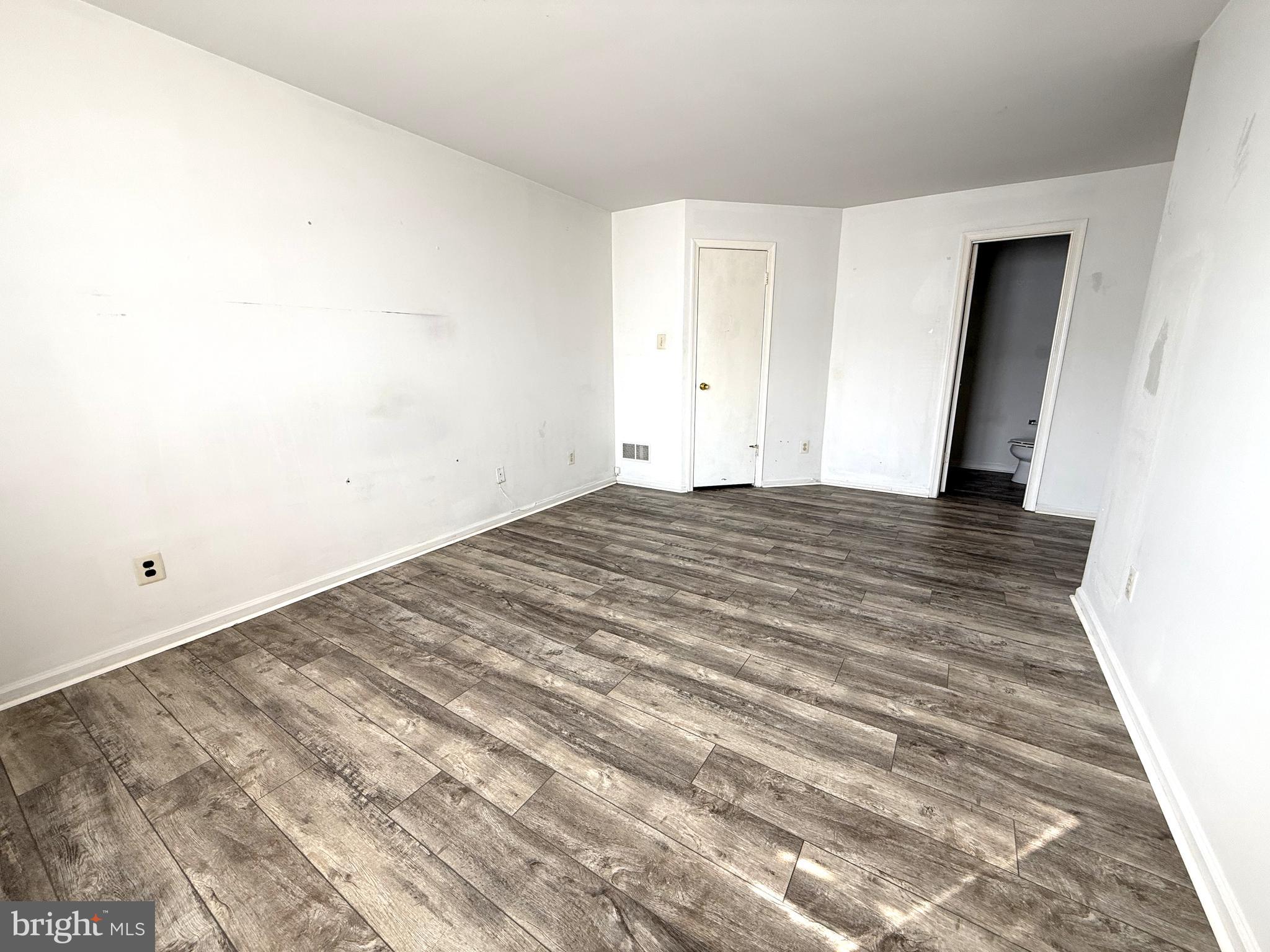 607 Covington Court Sewell, NJ 08080 - Photo 7 of 11