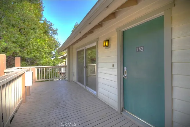 $285,000 | 142 Rockledge Lane, Lake Arrowhead, CA 92352