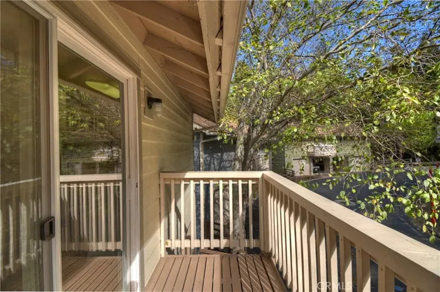 $285,000 | 142 Rockledge Lane, Lake Arrowhead, CA 92352