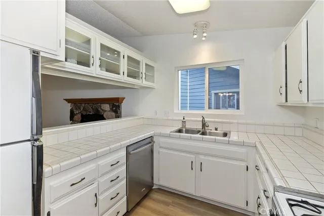 $285,000 | 142 Rockledge Lane, Lake Arrowhead, CA 92352