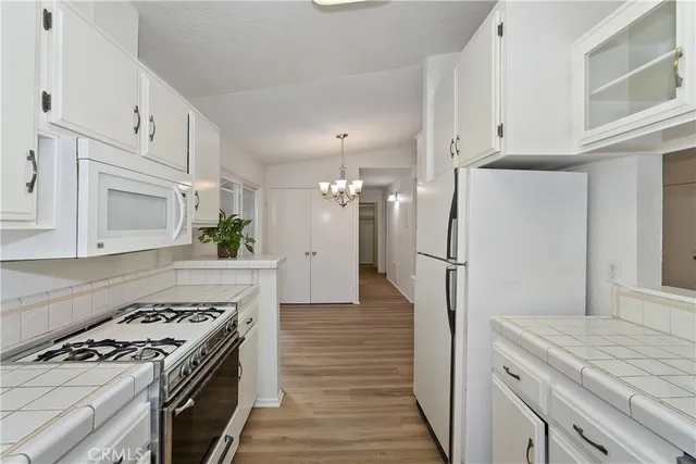 $285,000 | 142 Rockledge Lane, Lake Arrowhead, CA 92352