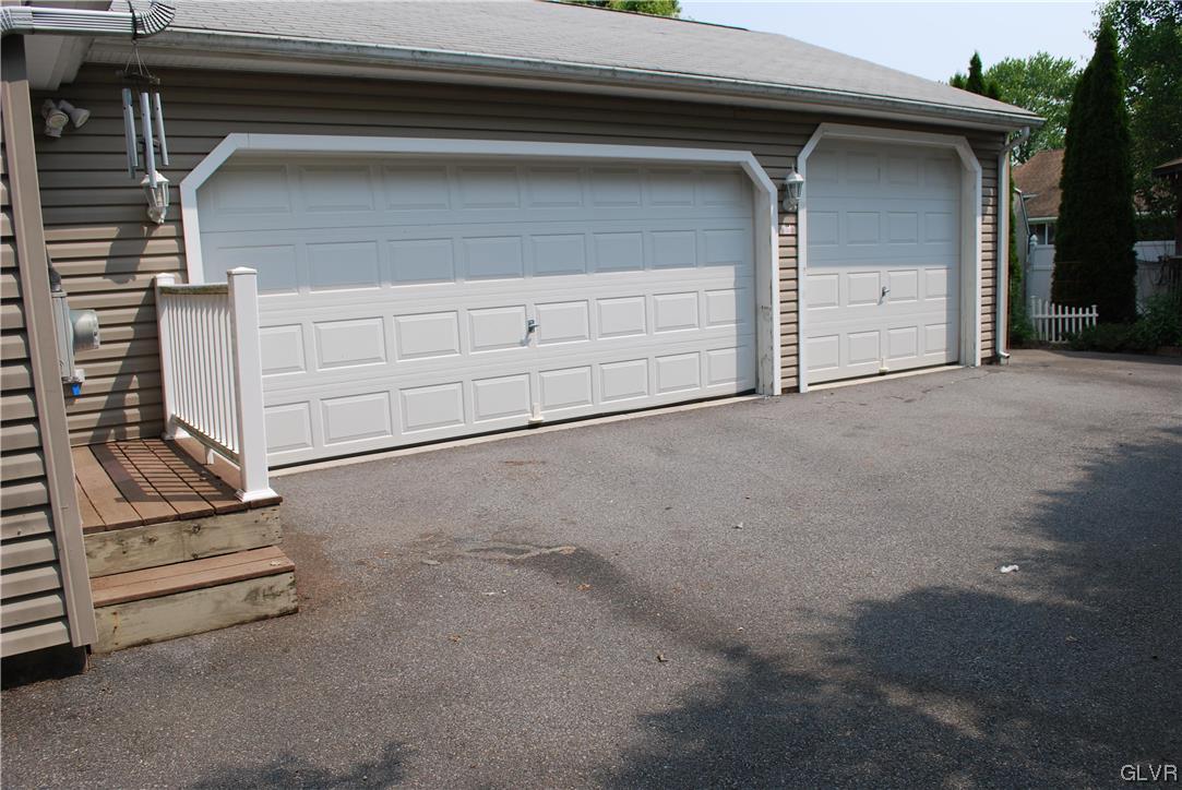 815 Stones Crossing Road Easton, PA 18045 - Photo 14 of 17 Garages