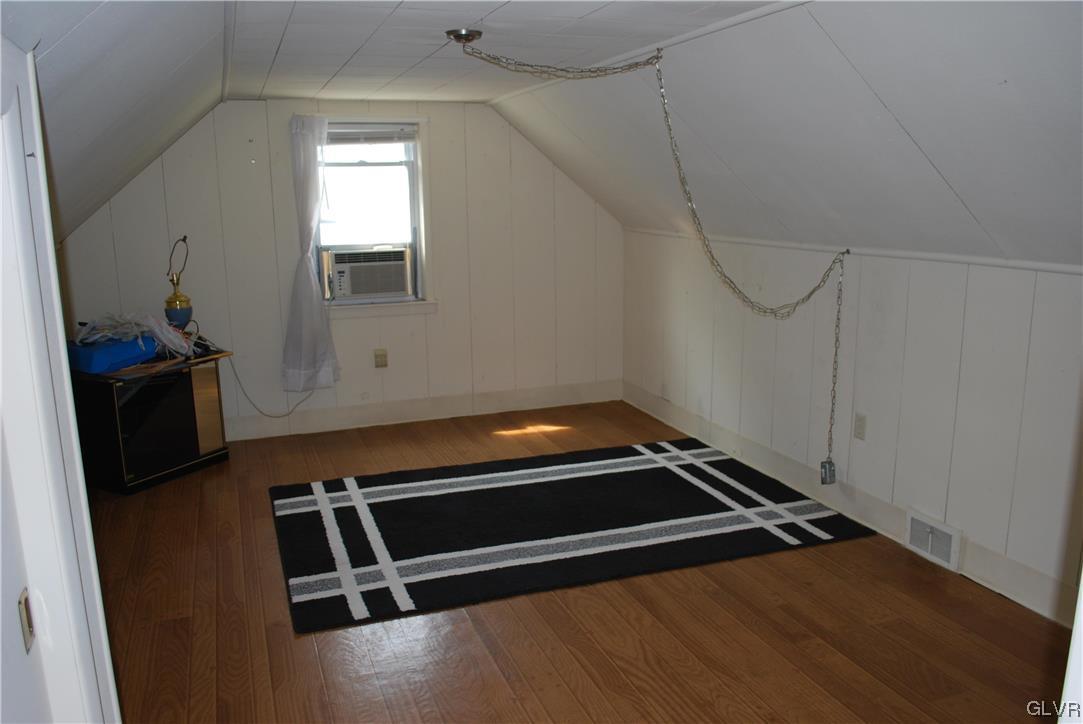 815 Stones Crossing Road Easton, PA 18045 - Photo 10 of 17 3rd bedroom