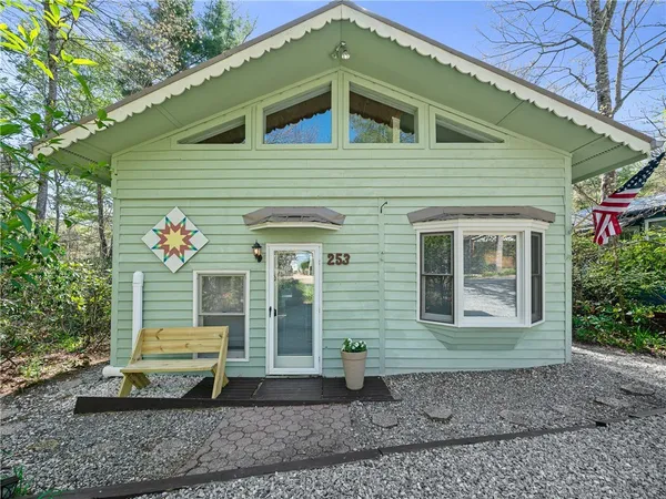 $280,000 | 253 Black Pine Road, Newland, NC 28657