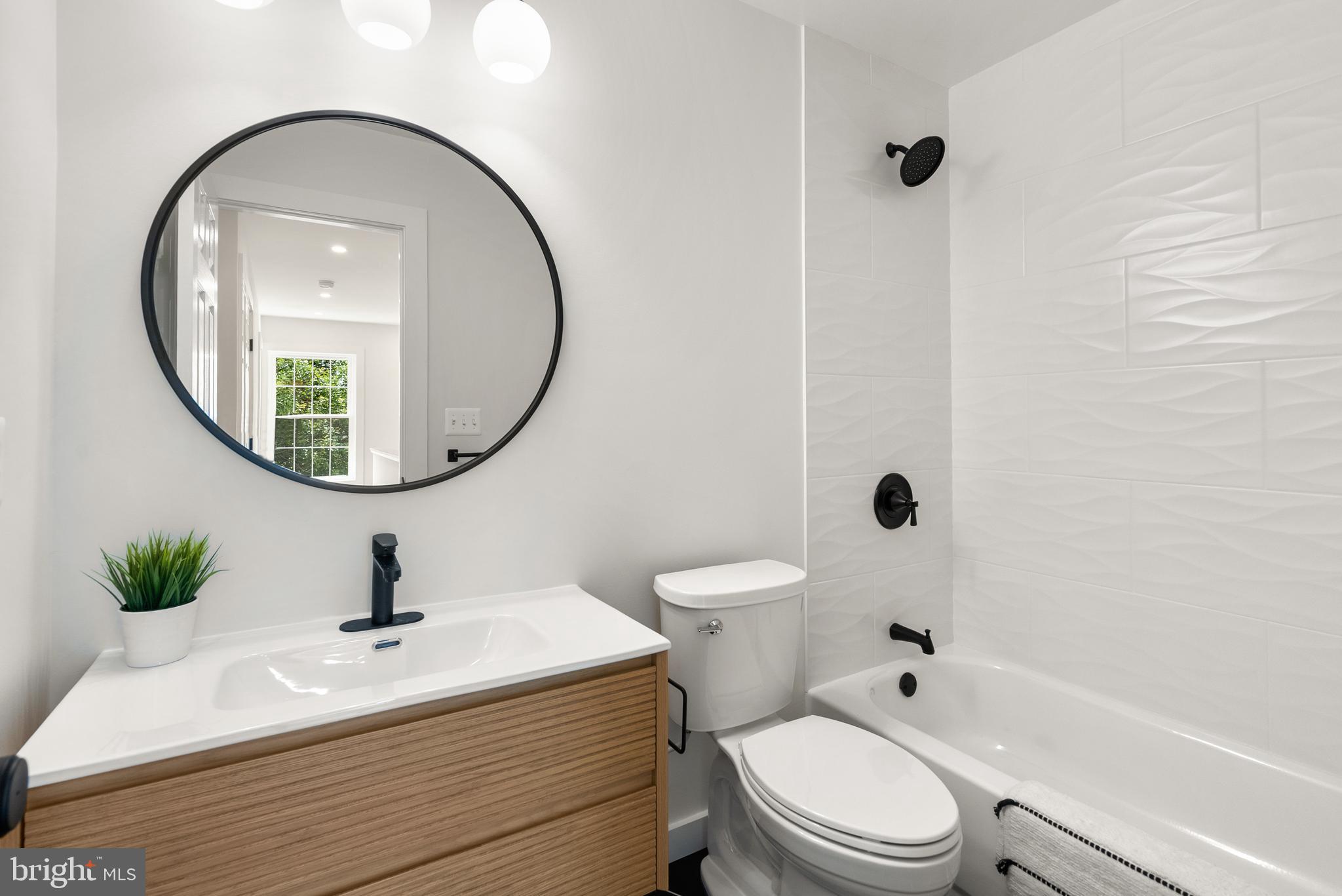 3107 Fayette Road Kensington, MD 20895 - Photo 33 of 41 Upper Level Common Bathroom