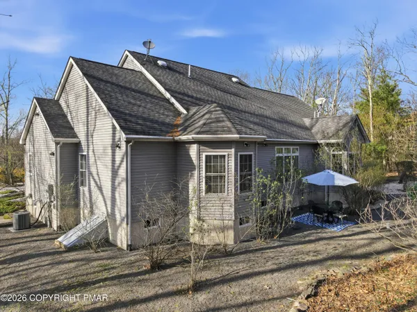 $695,000 | 364 Joanne Court, Bartonsville, PA 18321