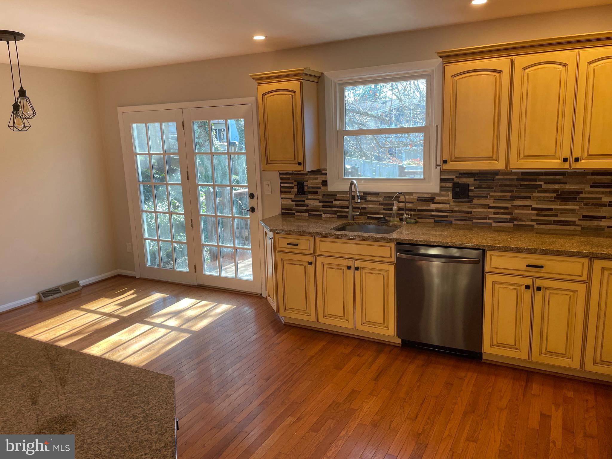 1095 Crestview Drive Annapolis, MD 21409 - Photo 16 of 30