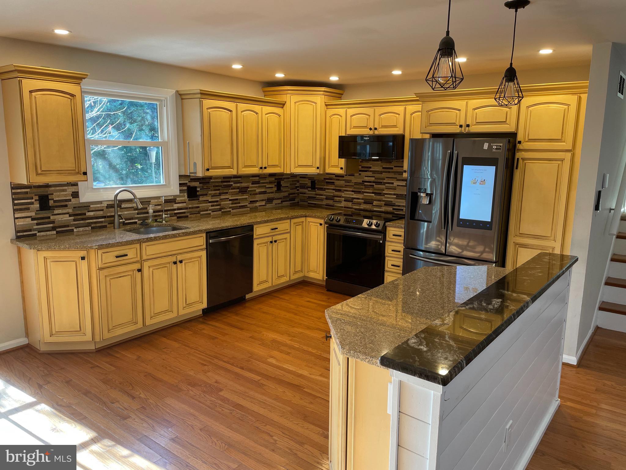 1095 Crestview Drive Annapolis, MD 21409 - Photo 10 of 30