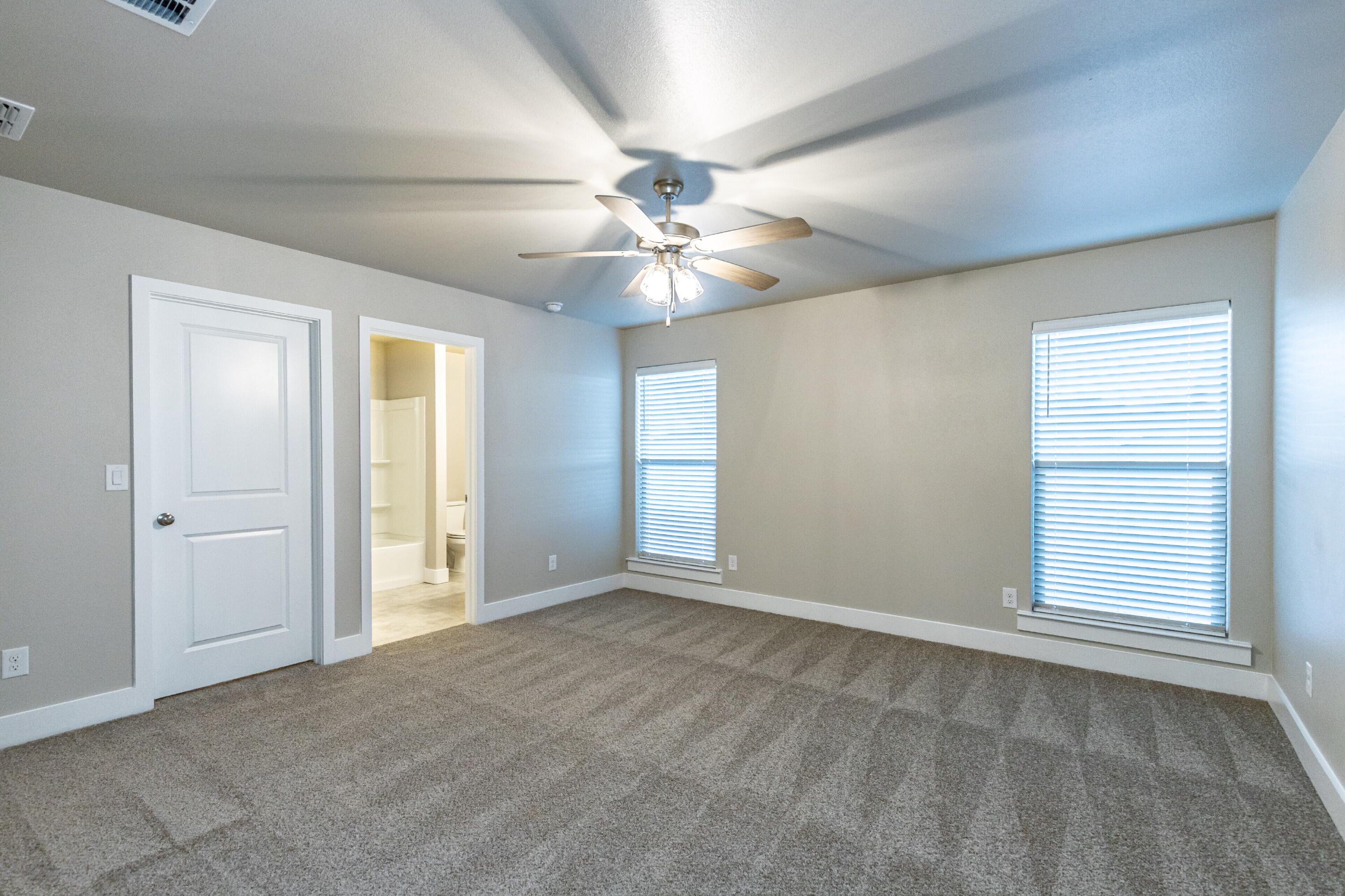 13605 Avenue R Lubbock, TX 79423 - Photo 2 of 15 13605 Ave R-37
