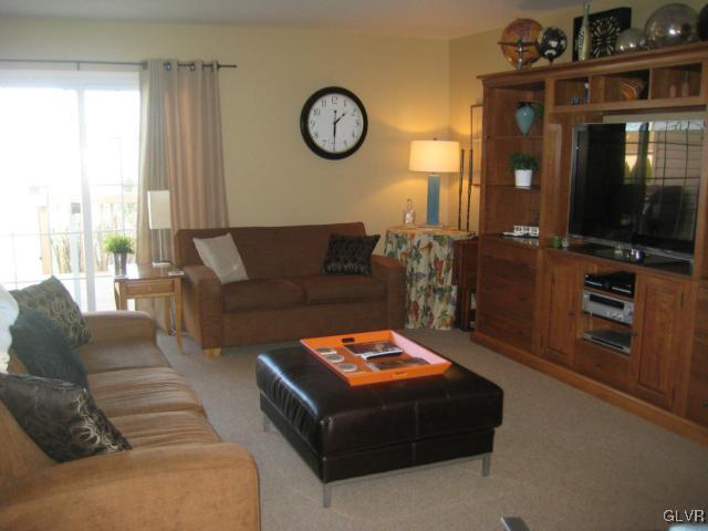 4045 Reeve Drive Bethlehem, PA 18020 - Photo 4 of 15 Gallery Image 4
