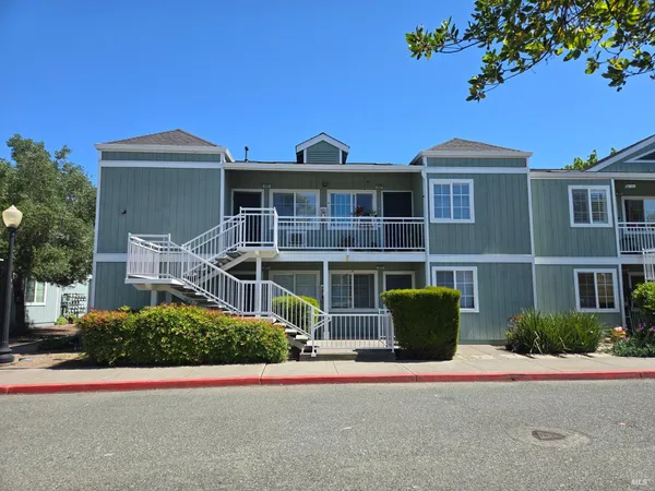 $359,000 | 1501 La Esplanada Place, Unit 311, Santa Rosa, CA 95404