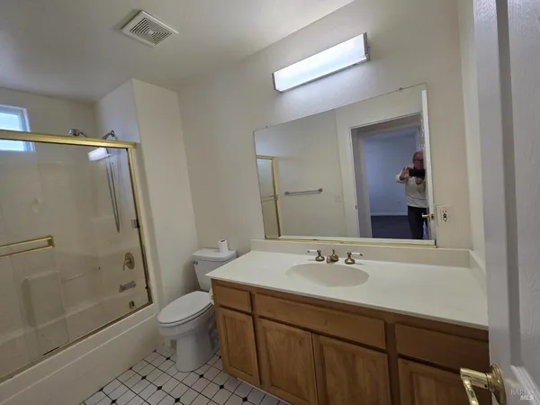 $359,000 | 1501 La Esplanada Place, Unit 311, Santa Rosa, CA 95404