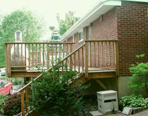 1143 Greentree Road Green Tree, PA 15220 - Photo 2 of 3 Gallery Image 2