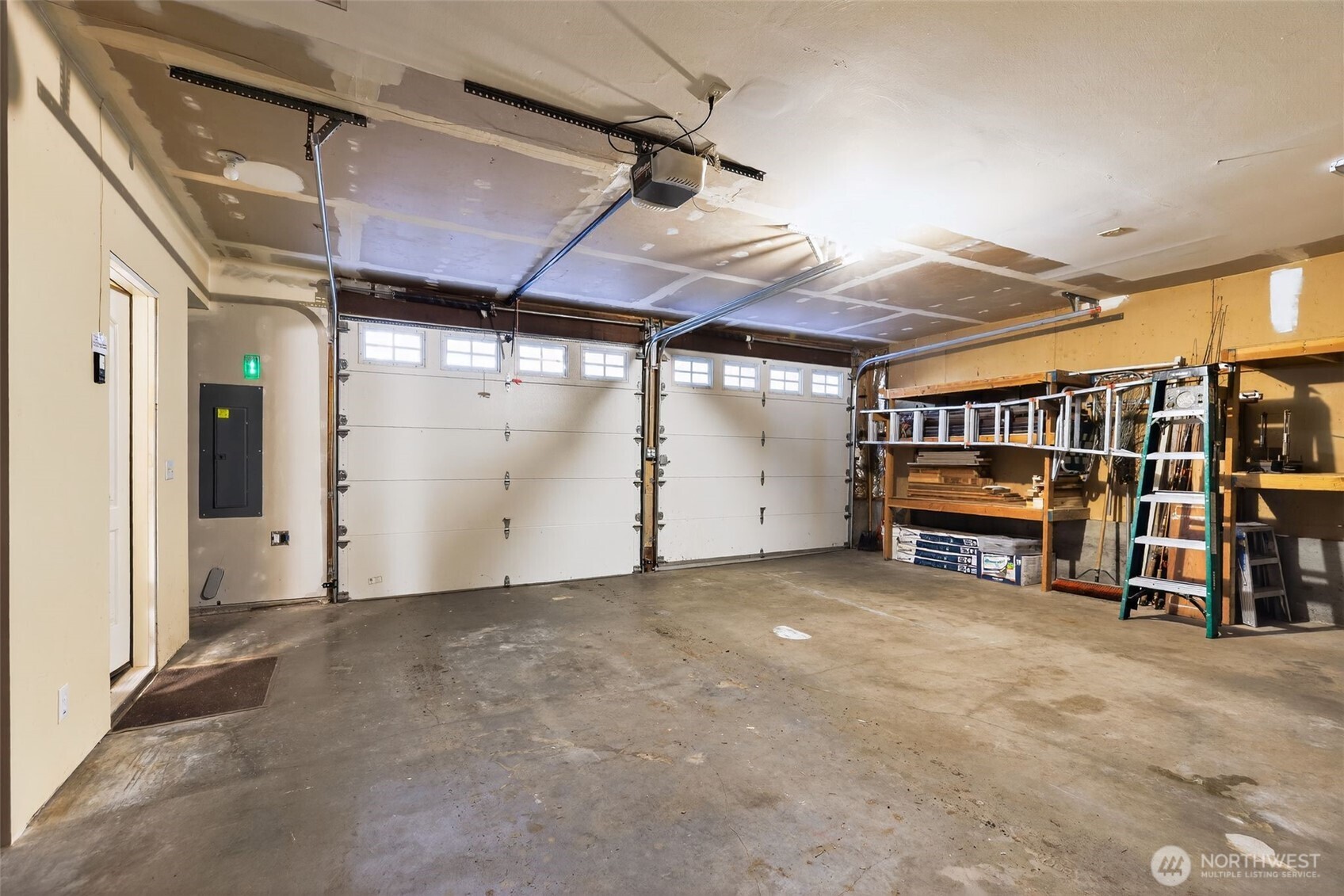 510 Carl Johnson Road Quilcene, WA 98376 - Photo 32 of 37 a view of an empty room with gym equipment