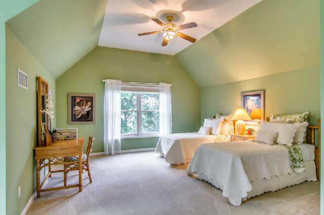 4235 Fairview Road Columbia, TN 38401 - Photo 16 of 20 Private upstairs guest bedroom has its own bath.