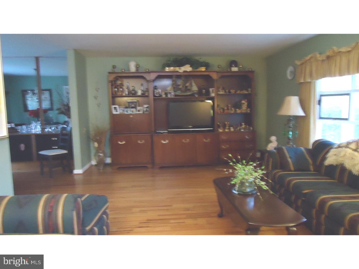 2064 Valley Road Jenkintown, PA 19046 - Photo 8 of 25 Living Room