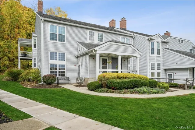 $2,200 | 27 The Knolls, Warwick, NY 10990