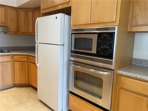 $690,000 | 972 East California Boulevard, Unit 306, Pasadena, CA 91106
