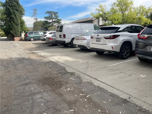 $690,000 | 972 East California Boulevard, Unit 306, Pasadena, CA 91106