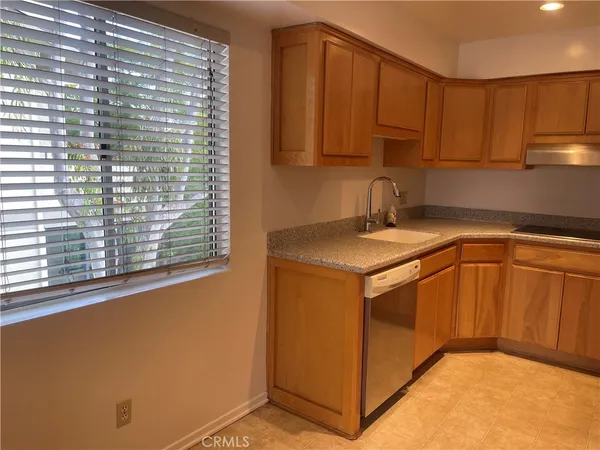 $690,000 | 972 East California Boulevard, Unit 306, Pasadena, CA 91106