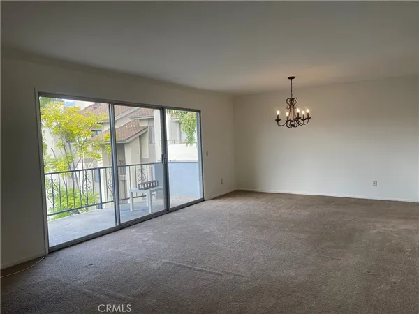 $690,000 | 972 East California Boulevard, Unit 306, Pasadena, CA 91106