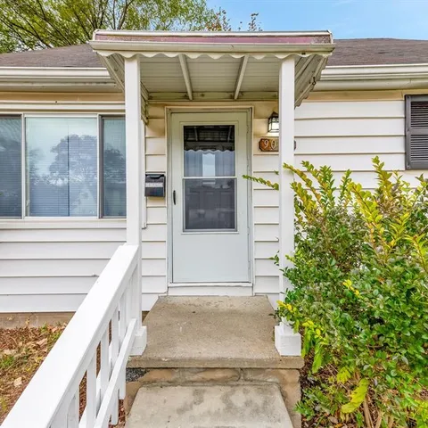 $1,425 | 9082 Louise Street, Livonia, MI 48150