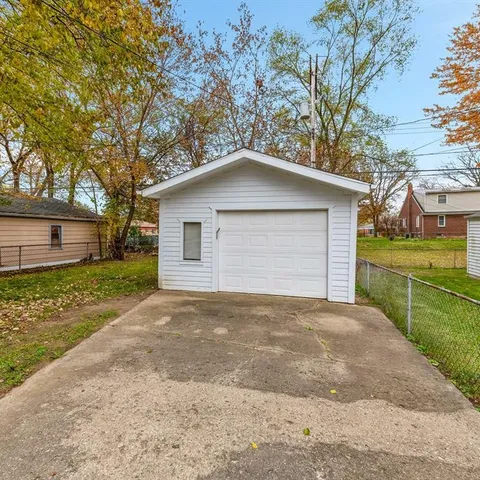 $1,425 | 9082 Louise Street, Livonia, MI 48150