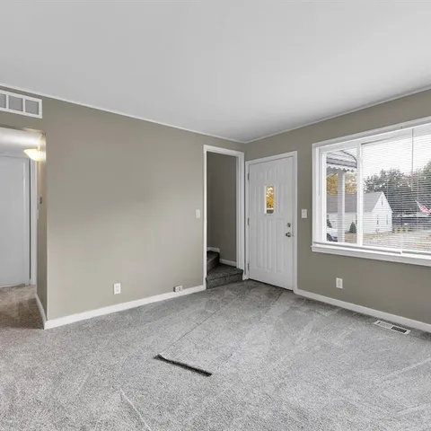 $1,425 | 9082 Louise Street, Livonia, MI 48150