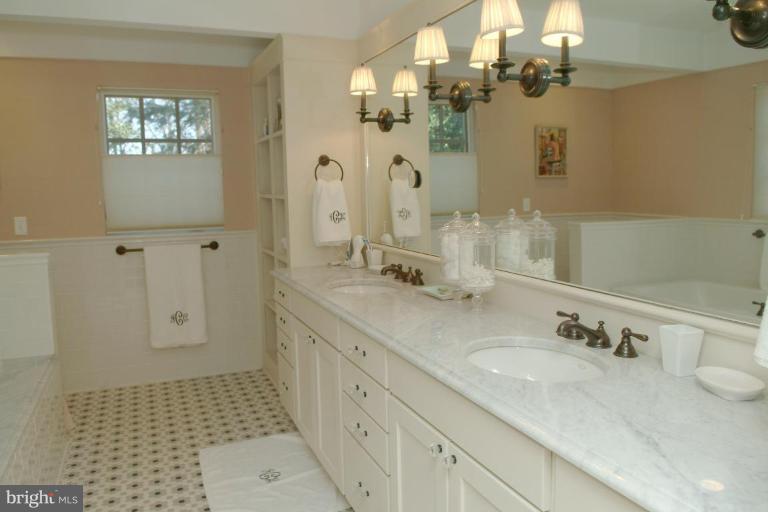 2003 Rockingham Street McLean, VA 22101 - Photo 14 of 30 Master Bath #2