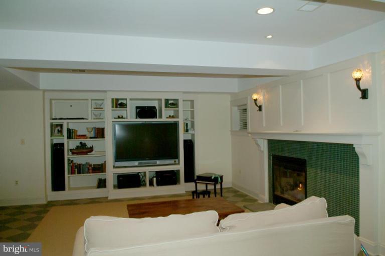 2003 Rockingham Street McLean, VA 22101 - Photo 18 of 30 Recreation Room