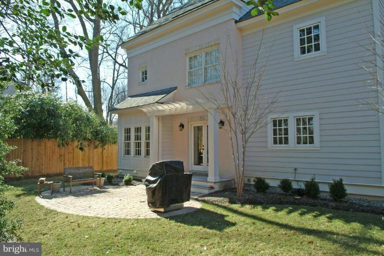 2003 Rockingham Street McLean, VA 22101 - Photo 20 of 30 Exterior (Rear)