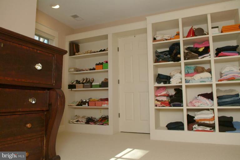 2003 Rockingham Street McLean, VA 22101 - Photo 25 of 30 Lots of Built-ins!