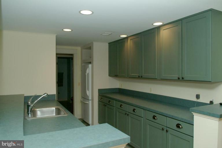2003 Rockingham Street McLean, VA 22101 - Photo 30 of 30 Wet Bar