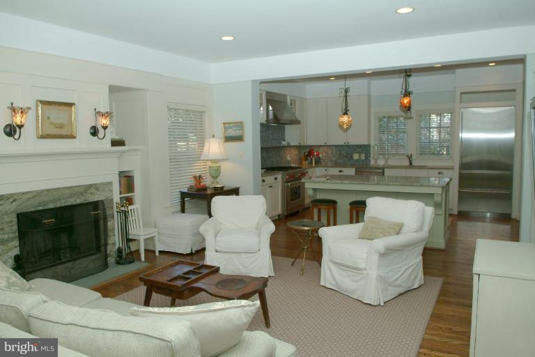 2003 Rockingham Street McLean, VA 22101 - Photo 5 of 30 Kitchen/Family Room