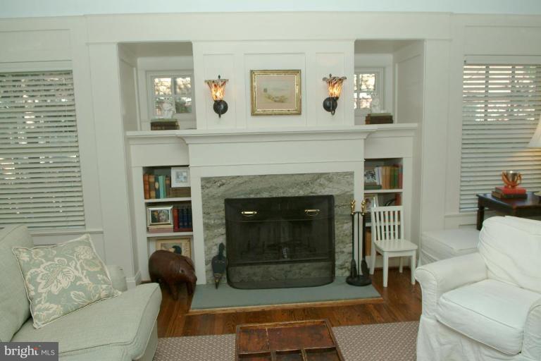 2003 Rockingham Street McLean, VA 22101 - Photo 6 of 30 Family Room