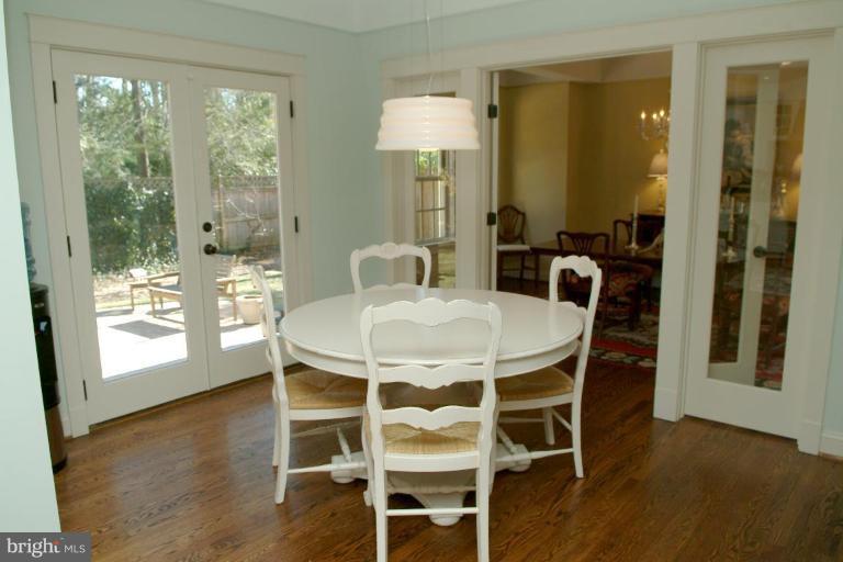 2003 Rockingham Street McLean, VA 22101 - Photo 9 of 30 Breakfast Area