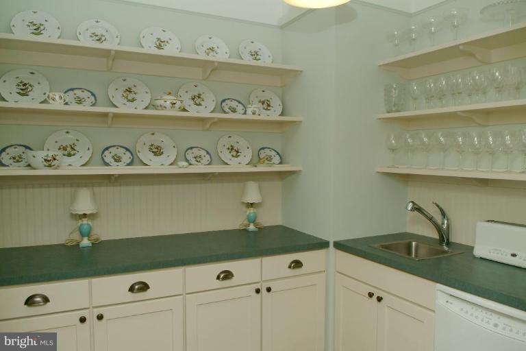 2003 Rockingham Street McLean, VA 22101 - Photo 10 of 30 Walk-in Butler's Pantry