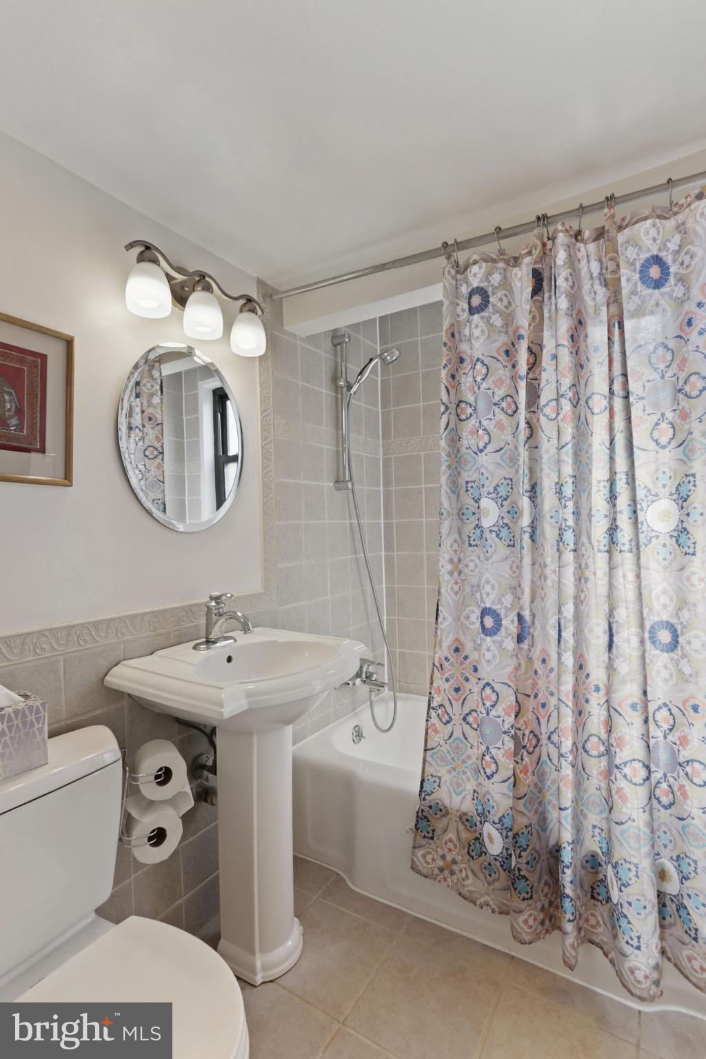 2604 Tunlaw Road Northwest, Unit 5 Washington, DC 20007 - Photo 11 of 28 UPDATED BATHROOM
